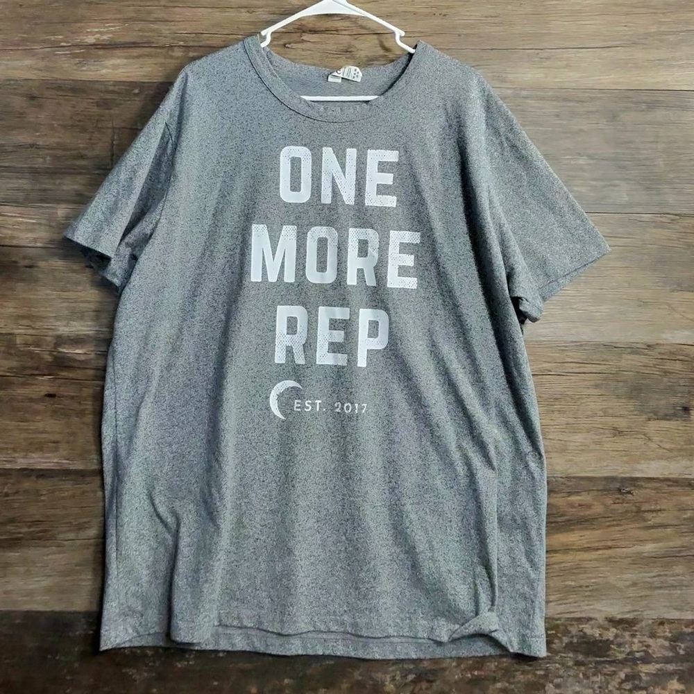 ZYIA Gray Motivational One More‎ Rep Mens Short Sleeve Tee